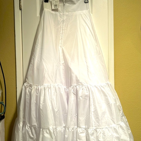 David bridal wedding gown crinoline size 8 white - Picture 2 of 4